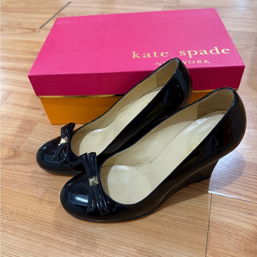 Kate Spade Glossy Black Wedges with Bow